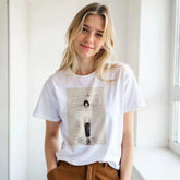 T-shirt grafica Fluting Girl Me in cotone morbido premium